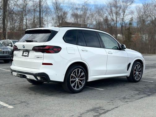 Alpine White 2024 BMW X5 xDrive40i