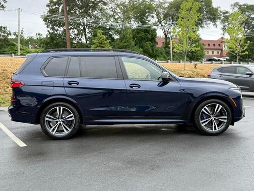 2025 BMW X7 M60i
