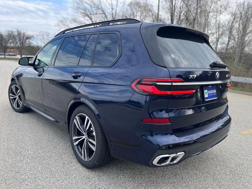 2025 BMW X7 M60i