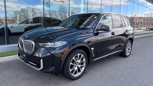 Black Sapphire Metallic 2024 BMW X5 xDrive40i