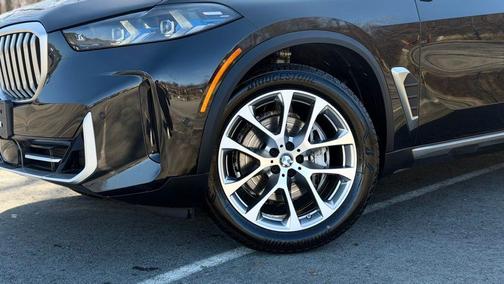 Black Sapphire Metallic 2024 BMW X5 xDrive40i