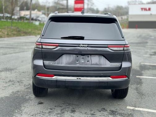 Metallic 2024 Jeep Grand Cherokee Laredo