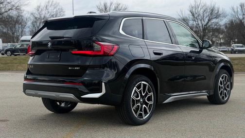 Black Sapphire Metallic 2026 BMW X1 xDrive28i