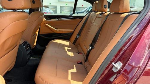 Aventurin Red Metallic 2023 BMW 530 i xDrive