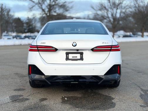 2026 BMW 530 i xDrive