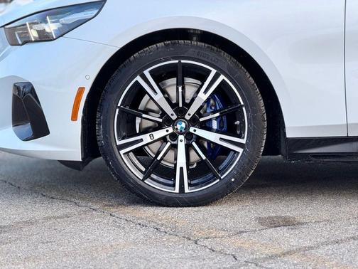 2026 BMW 530 i xDrive