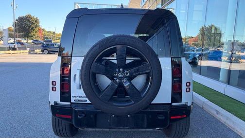 Hakuba Silver 2024 Land Rover Defender P400 X-Dynamic SE