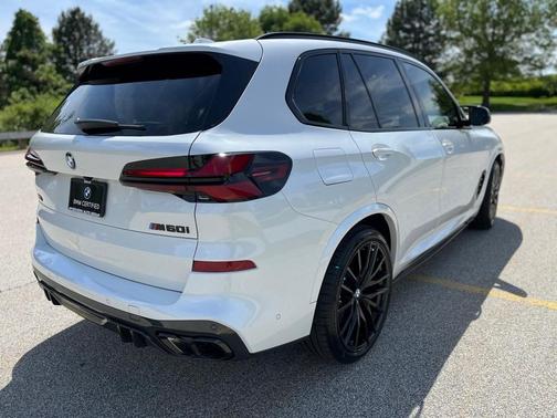 2025 BMW X5 M60i