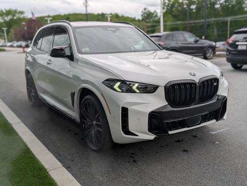 2025 BMW X5 M60i