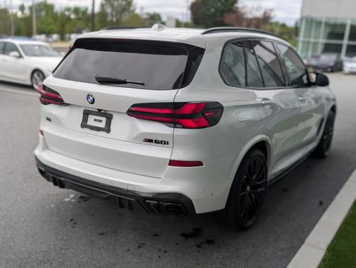 2025 BMW X5 M60i