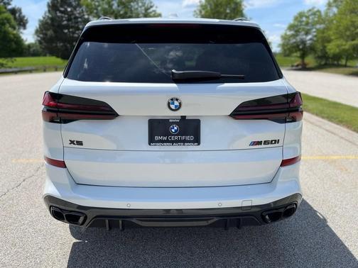 2025 BMW X5 M60i