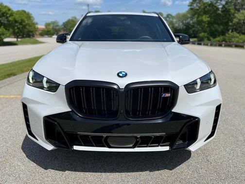 2025 BMW X5 M60i