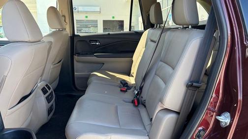 Deep Scarlet Pearl 2022 Honda Pilot Touring 8-Passenger