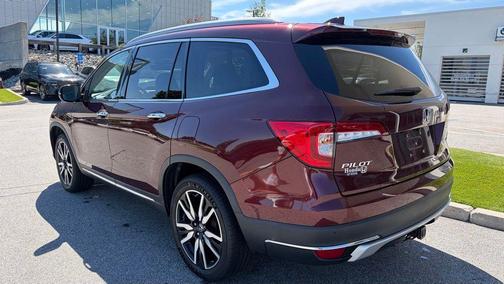 Deep Scarlet Pearl 2022 Honda Pilot Touring 8-Passenger