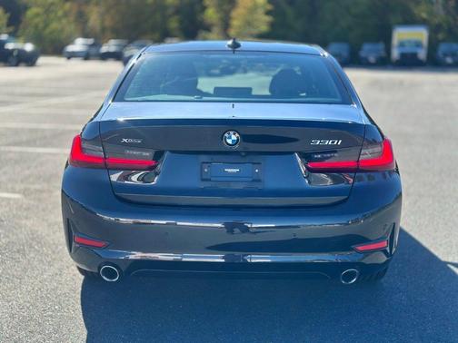 2022 BMW 330 i xDrive