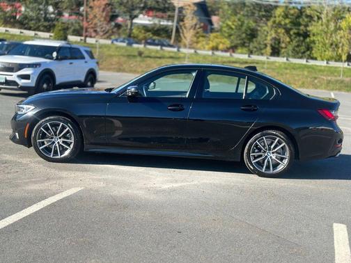 2022 BMW 330 i xDrive