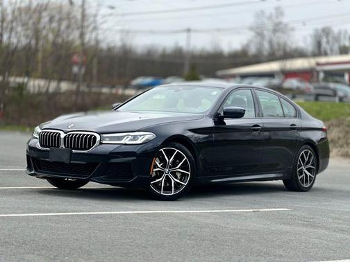 Carbon Black Metallic 2023 BMW 530 i xDrive