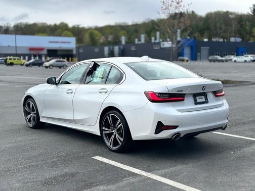 2022 BMW 330 i xDrive