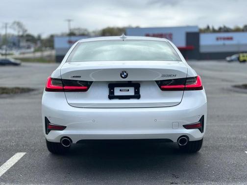2022 BMW 330 i xDrive