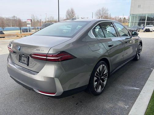 2025 BMW i5 xDrive40