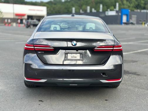 2024 BMW 530 i xDrive