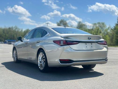 Beige Metallic 2021 Lexus ES 300h Luxury