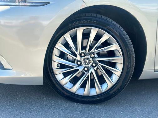 Beige Metallic 2021 Lexus ES 300h Luxury