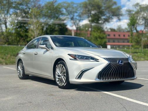 Beige Metallic 2021 Lexus ES 300h Luxury