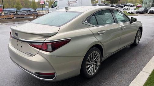 Beige Metallic 2021 Lexus ES 300h Luxury