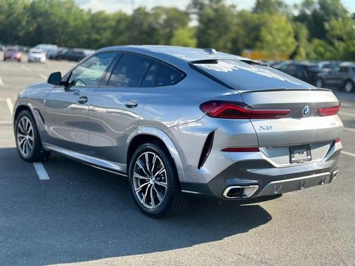 2025 BMW X6 xDrive40i