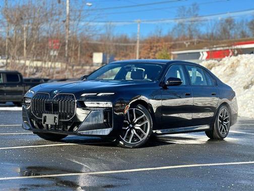 2025 BMW 740 i xDrive