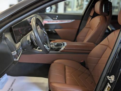 2025 BMW 740 i xDrive