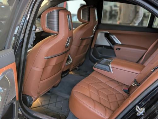 2025 BMW 740 i xDrive