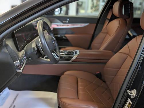 2025 BMW 740 i xDrive