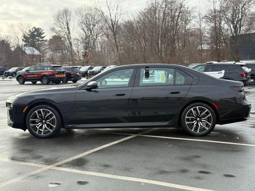 2025 BMW 740 i xDrive