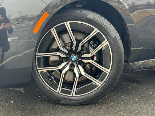 2025 BMW 740 i xDrive