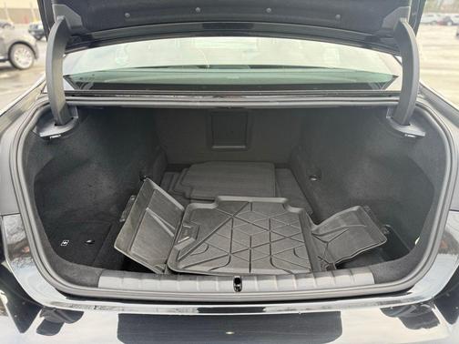 2025 BMW 740 i xDrive