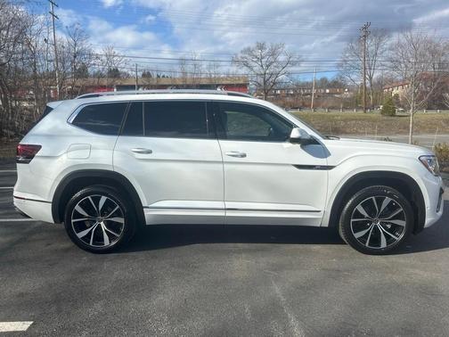 2024 Volkswagen Atlas 2.0T SEL Premium R-Line