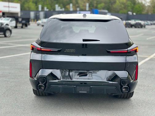 Black Sapphire Metallic 2023 BMW XM Base