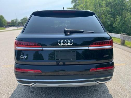 2021 Audi Q7 45 Premium Plus
