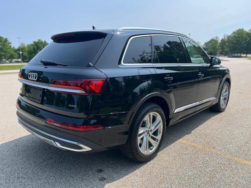 2021 Audi Q7 45 Premium Plus