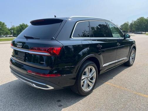 2021 Audi Q7 45 Premium Plus