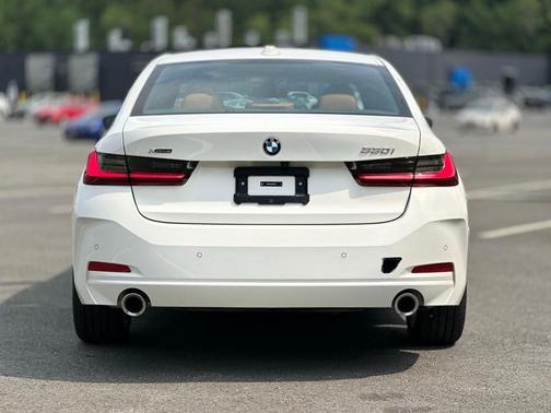 2025 BMW 330 i xDrive