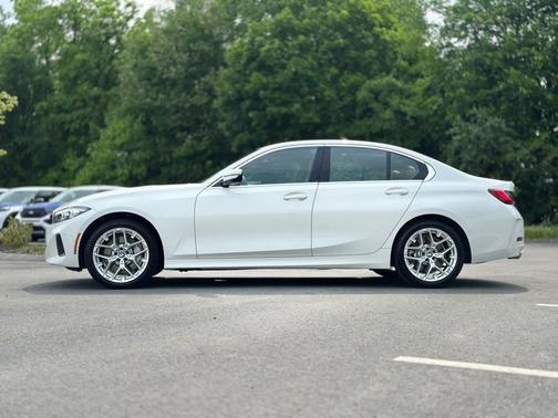 2025 BMW 330 i xDrive