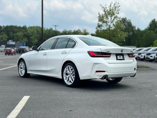 2025 BMW 330 i xDrive