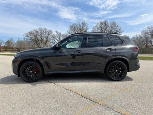 Gray Metallic 2026 BMW X5 xDrive40i