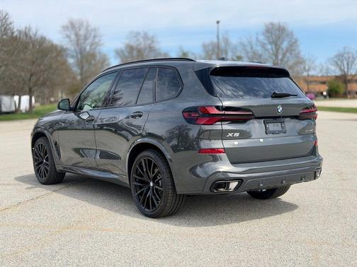 Gray Metallic 2026 BMW X5 xDrive40i