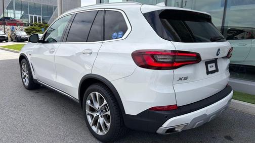 Alpine White 2023 BMW X5 PHEV xDrive45e