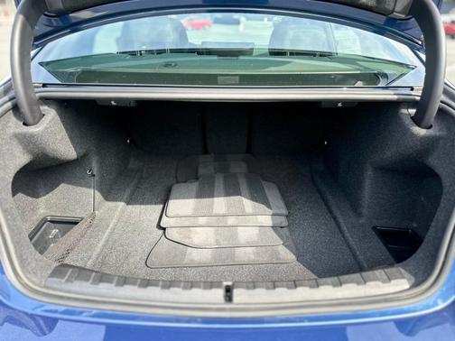 2023 BMW 330 i xDrive