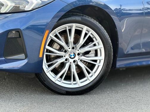 2023 BMW 330 i xDrive